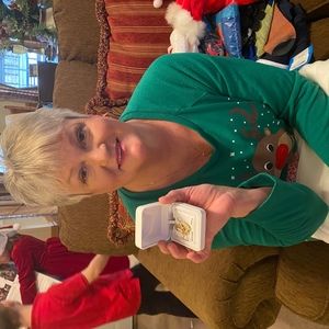 Meet your Posher, Loretta